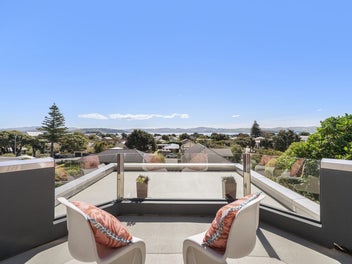 Expansive Family Living in the Heart of Eastbourne