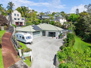 One Level Brick last weekend before auction