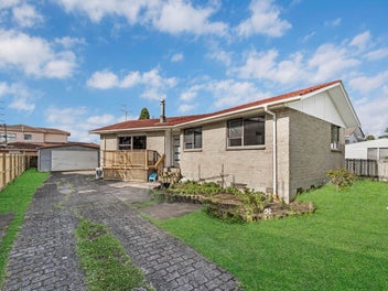 Brick & Tile Home with Legal Sleepout!