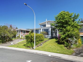 Family Home with Airbnb Potential in Cul-de-Sac