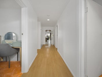 Motivated vendors - Sun, space and simplicity