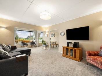 SUNNY & MODERNISED - EASY LIVING