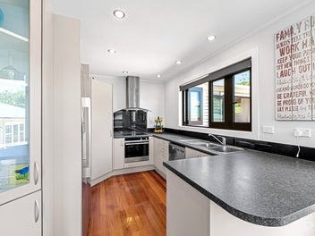 Classic Kiwi quarter-acre dream!