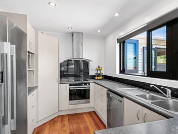 Classic Kiwi quarter-acre dream!