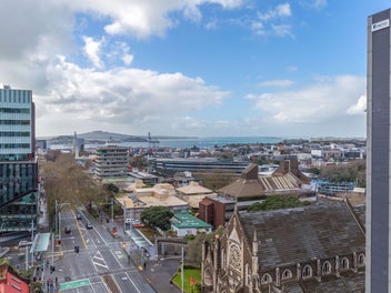 Steps to Uni, Bright 2-Bed with Views