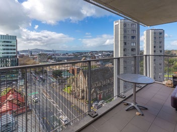 Freehold- 2-Bed with Rangitoto Views