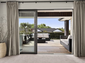 High-Spec Modern Elegance