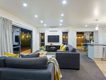 Coastal Location | Modern Hideaway