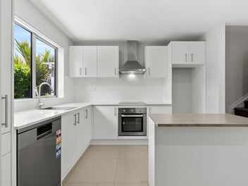 Modern 2-Bedroom Townhouse in Papakura