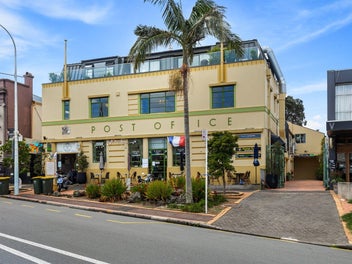 Art Deco elegance in the heart of Devonport