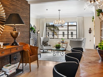 Art Deco elegance in the heart of Devonport