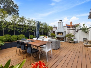 Unique family apartment in the heart of Devonport