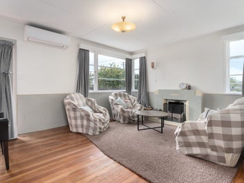 Cute as a Button in Kuripuni!