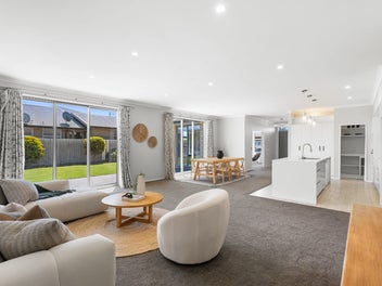 Aussie Calling - Opportunity Beckoning!