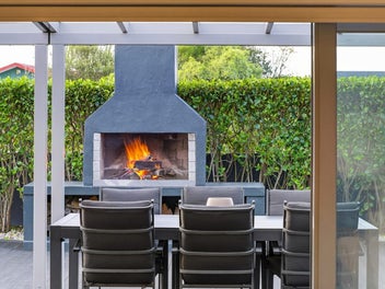 Entertainers' Dream in Lynmore