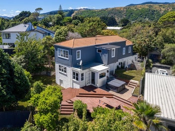 ROOM FOR EVERYONE. SUNSHINE FOR DAYS.