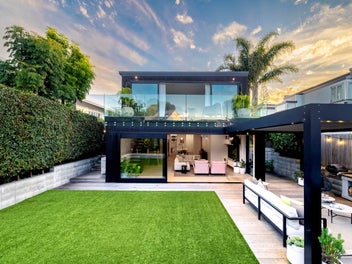 So Good, You’ll Volunteer to Host Christmas