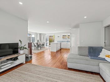 Cashmere High Zone! Location, Location, Location!