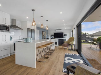 Chic architectural living