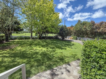 Charming & Spacious 3-Bed Home with Rural...