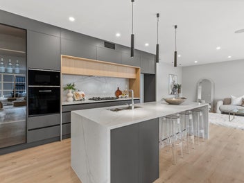 ELEGANCE & CHARM IN ARA HILLS