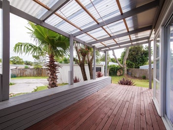 3 bedrooms home in Henderson!