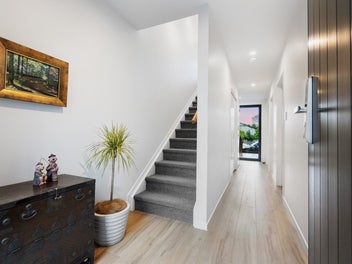 Stylish Takapuna Townhouse