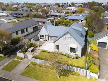 Rosedale retreat - space, comfort and style!