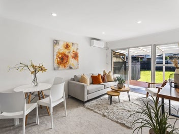 MOVE-IN READY - WALK TO CORNWALL PARK!