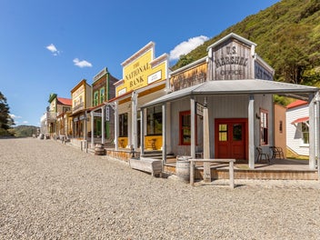 New Zealand's own Cowboy Town - Mellonsfolly Ranch