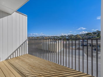 Freehold & New! Great Value-Move In Now!