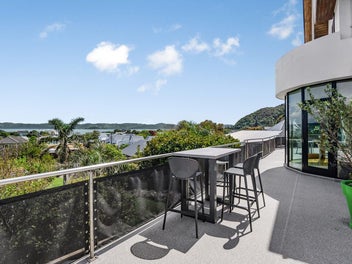 Luxury Living, Motivated Vendors, Fantastic Value
