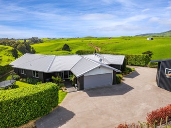 MODERN LIFESTYLE LIVING WITH SEA VIEWS