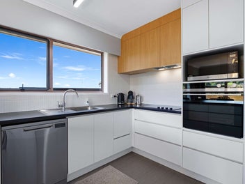 A Modern Classic - Prime Location