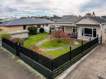 YOUR IDEAL CANVAS AWAITS