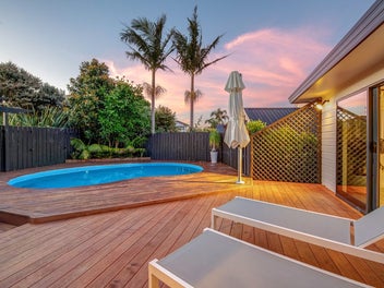 Time Is Critical - Views & Flexible Living