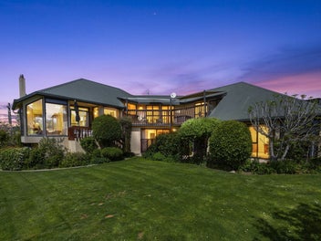 Breathtaking Views Await on Aronui