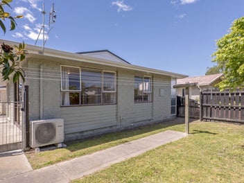Must Sell in Family-Friendly Parklands!