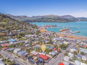 Boutique Harbour Cottage & Studio