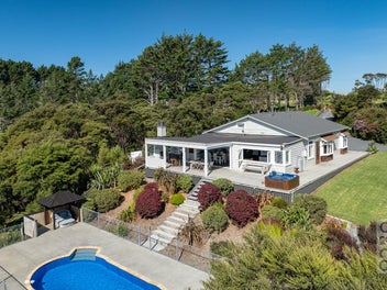 Maximum Charm with Panoramic Views