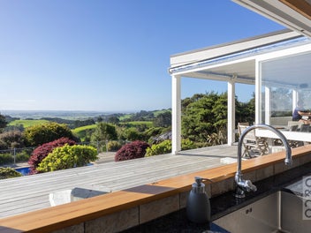 Maximum Charm with Panoramic Views