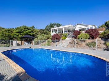 Maximum Charm with Panoramic Views