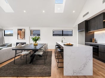 Sophisticated Dual-Income Investment