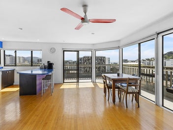 Penthouse in the Heart of the City