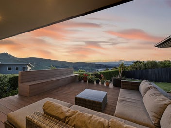 Dramatic Views! One Level Living