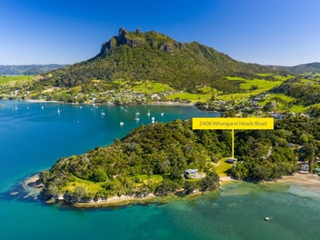 Timeless Coastal Hideaway - McKenzie Bay