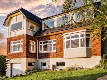 Modern Family Living in St Clair