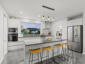 Owners moving Overseas, Must Sell