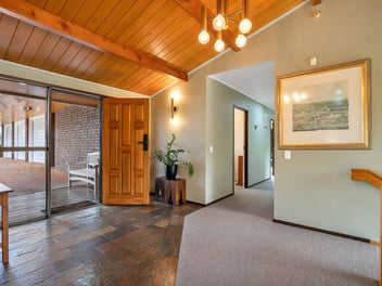 YOUR PRIVATE RETREAT ON 2.99 HECTARES