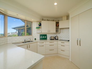 Rare 1863sqm residence with sea and mountain views